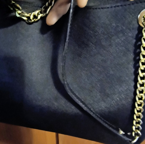 Michael Kors Jet Set Travel Black Saffiano Leather Shoulder Bag EUC - Picture 9 of 13